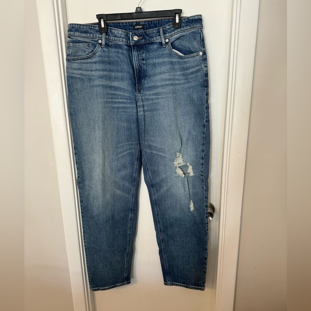 Express Relaxed Tapered mid-rise jeans size 14